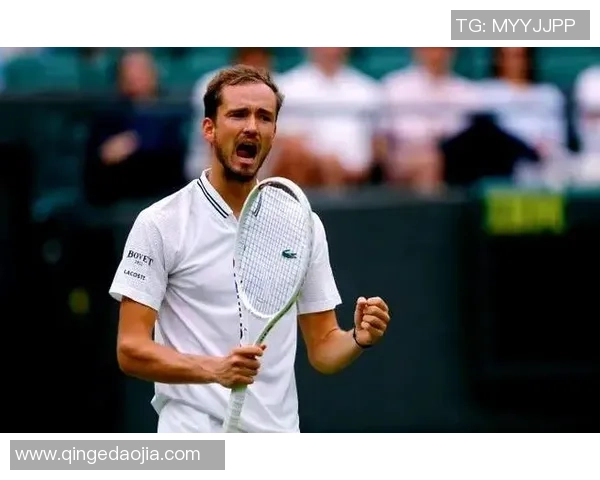 温网现场足球明星齐聚一堂展现运动魅力与激情对决